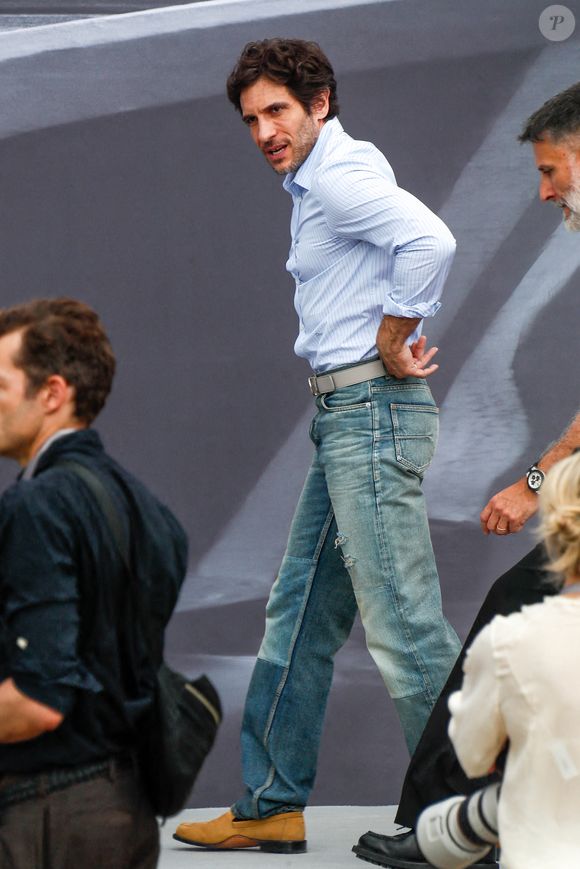 Quim Gutiérrez - Arrivées au défilé DIOR de la mode homme Printemps/Été 2026 dans le cadre de la Fashion Week de Paris à l'Hôtel National des Invalides, Place Vauban, à Paris, France, le 27 juin 2025. © Christophe Clovis/Bestimage