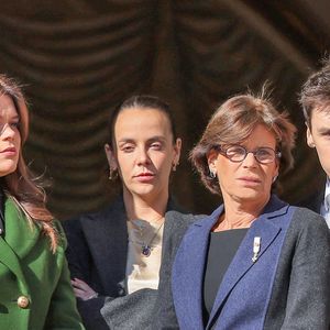 Camille Gottlieb, Pauline Ducruet, la princesse Stéphanie de Monaco et Louis Ducruet - La famille princière de Monaco au balcon du palais, à l'occasion de la Fête Nationale de Monaco, le 19 novembre 2024. © Jacovides-Bebert/Bestimage