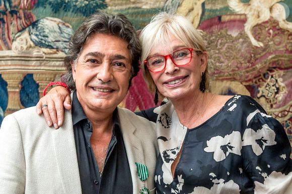 Frederic Francois et son épouse Monique ( Vercauteren ) assistant à la cérémonie de remise des insignes de Chevalier dans l'Ordre des Arts et des Lettres au chanteur Frederic Francois le 28 septembre 2017, à Bruxelles, Belgique. Photo by Danny Gys/Reporters/ABACAPRESS.COM