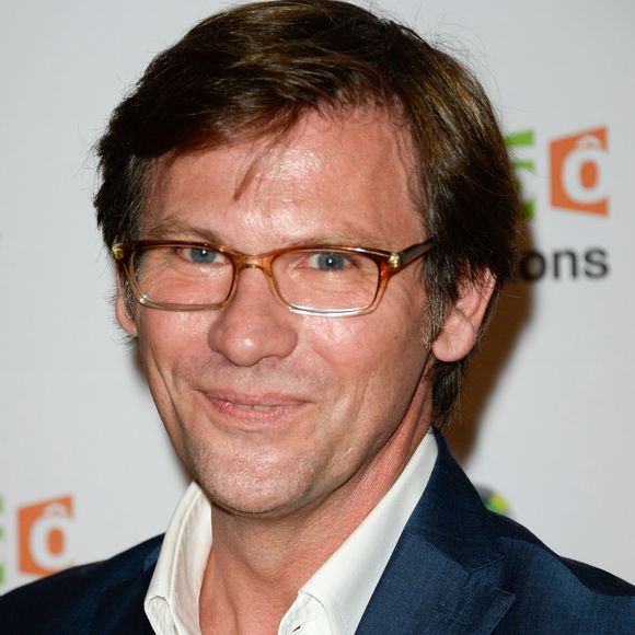 Un lieu à une heure de Paris qui permet à l'animateur de déconnecter.

Laurent Romejko au photocall de France Télévisions, pour la présentation de la nouvelle dynamique 2016-2017, à Paris, le 29 juin 2016.
© Guirec Coadic/Bestimage