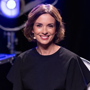 Isabelle Ithurburu lors de l'enregistrement de l'émission "La chanson secrète N°14", présentée par Nikos Aliagas et diffusée le 26 décembre sur TF1, à Paris le 9 décembre 2025. Crédit Jacovides-Moreau/Bestimage