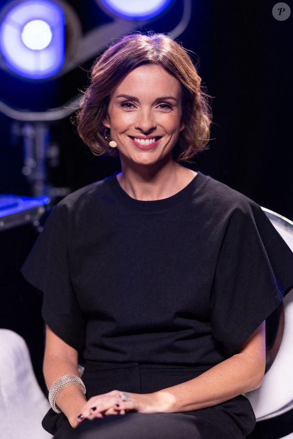 Isabelle Ithurburu lors de l'enregistrement de l'émission "La chanson secrète N°14", présentée par Nikos Aliagas et diffusée le 26 décembre sur TF1, à Paris le 9 décembre 2025. Crédit Jacovides-Moreau/Bestimage