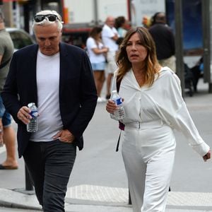Mathilde Seigner et son compagnon Mathieu Petit - Mariage de Claude Lelouch à la mairie du 18ème à Paris. Le 17 juin 2023
Agence / Bestimage