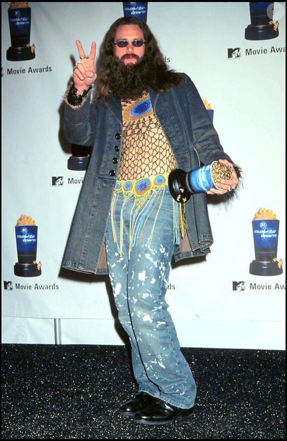 Cet acteur culte a marqué le cinéma aussi bien par ses comédies déjantées que par ses rôles dramatiques.

Jim Carrey lors de la soirée MTV Movie Awards 1999 à Santa Monica.

© ALPHA AGENCY / BESTIMAGE
