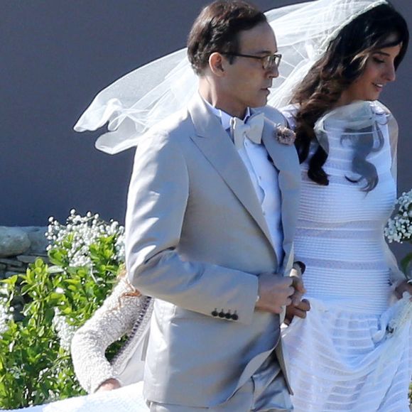 Ce qui lui a valu un redressement fiscal. Elle a contesté cette décision devant le tribunal administratif de Paris, mais en vain car, à l'issu de son dernier jugement le 1er juillet dernier, l’instance a à nouveau rejeté sa requête. 

Mariage de Jean-Luc Delarue et Anissa Kehlifi à Belle-île-en-mer, le 12 mai 2012. © Bestimage