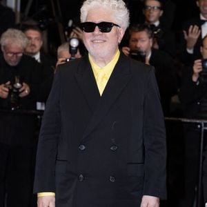 Pedro Almodovar - Descente des marches du film " Amarga Navidad " lors du 79ème Festival International du Film de Cannes, le 19 mai 2026. © Olivier Borde / Bestimage