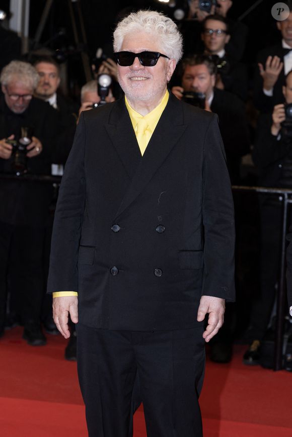 Pedro Almodovar - Descente des marches du film " Amarga Navidad " lors du 79ème Festival International du Film de Cannes, le 19 mai 2026. © Olivier Borde / Bestimage