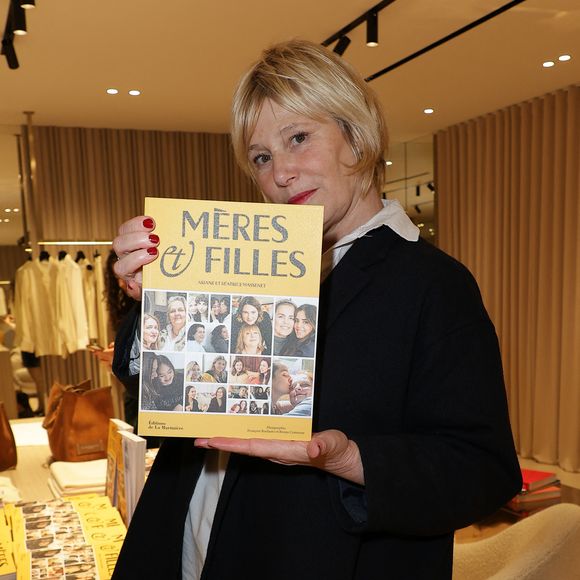 Exclusif - Maïtena Biraben - Dédicace du livre "Mères Filles" à la boutique Apostrophe à Paris le 16 avril 2026. © Coadic Guirec/Bestimage