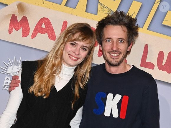 Alice Raucoules et son compagnon Augustin Petit - Avant-première du film "Super-héros malgré lui" au cinéma Le Grand Rex à Paris le 31 janvier 2022. © Coadic Guirec/Bestimage