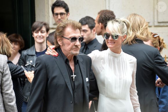 Johnny Hallyday et sa femme Laeticia - Sorties du défilé de mode Haute-Couture automne-hiver 2016/2017 "Christian Dior" à Paris. Le 4 juillet 2016 © CVS-Veeren / Bestimage