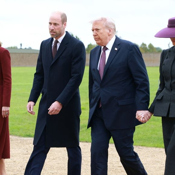Le président Trump est accueilli par le prince et la princesse de Galles (Le prince William, prince de Galles, et Catherine (Kate) Middleton, princesse de Galles)  à son arrivée avec la Première dame au château de Windsor lors de sa deuxième visite d'État au Royaume-Uni, à Windsor, dans le Berkshire, au Royaume-Uni, le 17 septembre 2025.