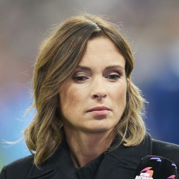 C'est une nouvelle page qui va s'écrire dans la carrière d'Isabelle Ithurburu.

Isabelle Ithurburu en tribunes du deuxième test-match de rugby de l’Autumn Nations Series opposant l'équipe de France à l'Équipe de Nouvelle-Zélande "All Blacks" (30-29) au Stade France à Saint-Denis, Seine Saint-Denis, France. © Cyril Moreau/Bestimage