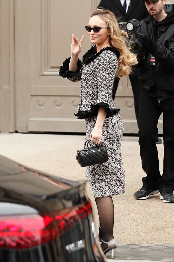 Lily-Rose Depp - Les célébrités au défilé Chanel 2 "Collection Haute Couture Printemps/Eté 2025" lors de la Fashion Week de Paris (PFW), le 28 janvier 2025 Christophe Clovis / Bestimage