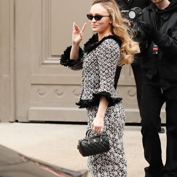 Lily-Rose Depp - Les célébrités au défilé Chanel 2 "Collection Haute Couture Printemps/Eté 2025" lors de la Fashion Week de Paris (PFW), le 28 janvier 2025 Christophe Clovis / Bestimage