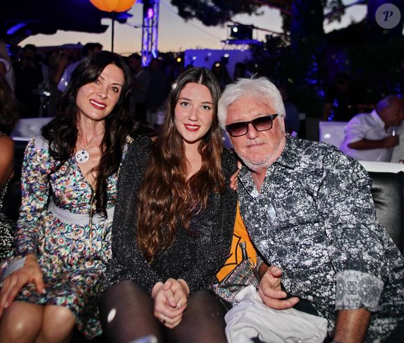 Née en 1996 de son union avec Jill,  Maora a grandi dans un univers musical foisonnant. Aujourd’hui, elle est cheffe de projet au sein du label de son père.

Marc Cerrone, sa femme Jill et sa fille Maora - Soirée au Byblos avec un concert de Nile Rodgers et son groupe Chic à Saint-Tropez, le 18 juillet 2014.