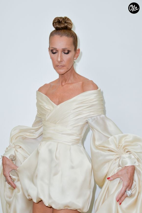Un clip accompagnera également cette nouvelle sortie musicale.

Celine Dion - Photocall du Défilé de mode Haute-Couture Automne/Hiver 2019/2020 Alexandre Vauthier à Paris. Le 2 juillet 2019.

© Veeren Ramsamy / Christophe Clovis / Bestimage