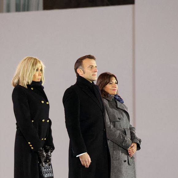 Brigitte Macron, le président de la République française Emmanuel Macron, Anne Hidalgo, maire de Paris - Arrivées à la cérémonie de réouverture de la cathédrale Notre-Dame de Paris, le 7 décembre 2024. Joyau de l’art gothique, lieu de culte et de culture, symbole universel de la France et de son histoire, la cathédrale de Notre-Dame de Paris rouvre ses portes les 7 et 8 décembre, cinq ans après le terrible incendie qui l’avait ravagée le 15 avril 2019. 
© Agence / Bestimage
