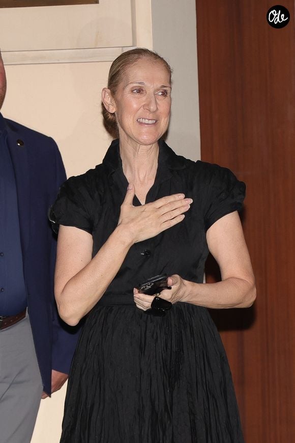 La chanteuse Céline Dion rentre à son hôtel à 1h30 du matin après une longue répétition pour les Jeux Olympiques de 2024 à Paris, le 25 juillet 2024. Photo par : Backgrid USA / Bestimage