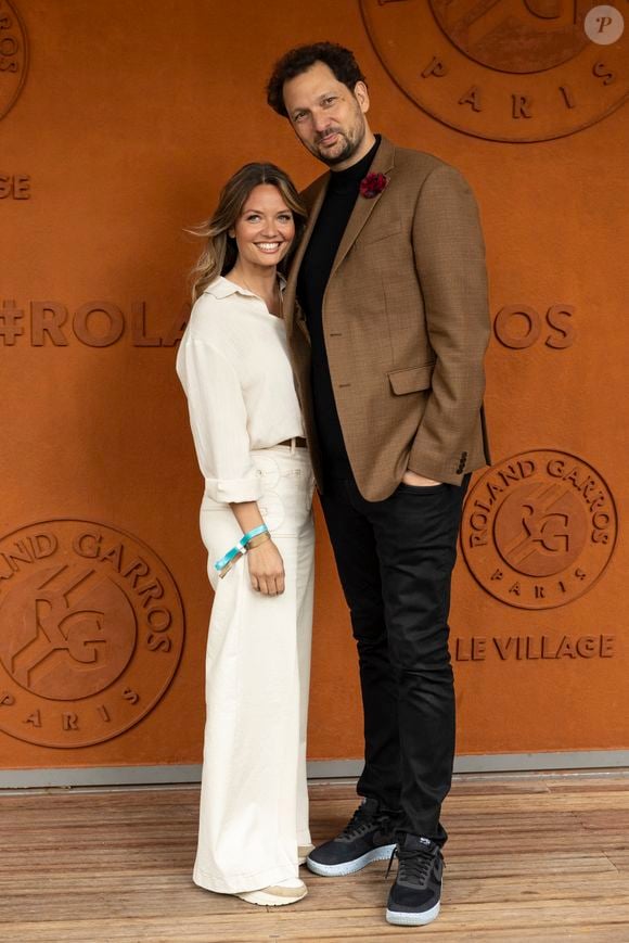 Éric Antoine et sa compagne Gennifer Demey au village lors des Internationaux de France de Tennis de Roland Garros 2025, à Paris, France, le 7 juin 2025. © Cyril Moreau/Bestimage