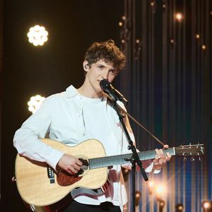 "Makeup by me ! Merci beaucoup Aliocha c'est un honneur de travailler avec toi !", s'est-elle félicitée en story Instagram

Exclusif - Aliocha Schneider lors de l’enregistrement de l’émission “Les stars s’unissent pour le Sidaction” au théâtre Marigny à Paris, France, le 11 mars 2025. L’émission sera diffusée en prime le 22 mars sur France 2. © Guirec-Moreau/ Bestimage