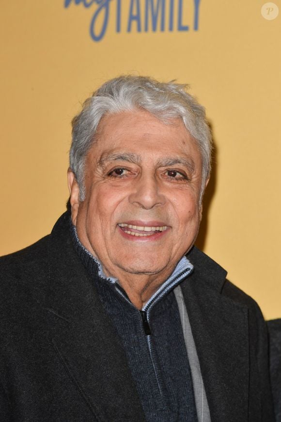 Enrico Macias - Avant-première du film "Maison de Retraite 2" au cinéma Le Grand Rex à Paris le 13 février 2024. © PixPlanete / Bestimage