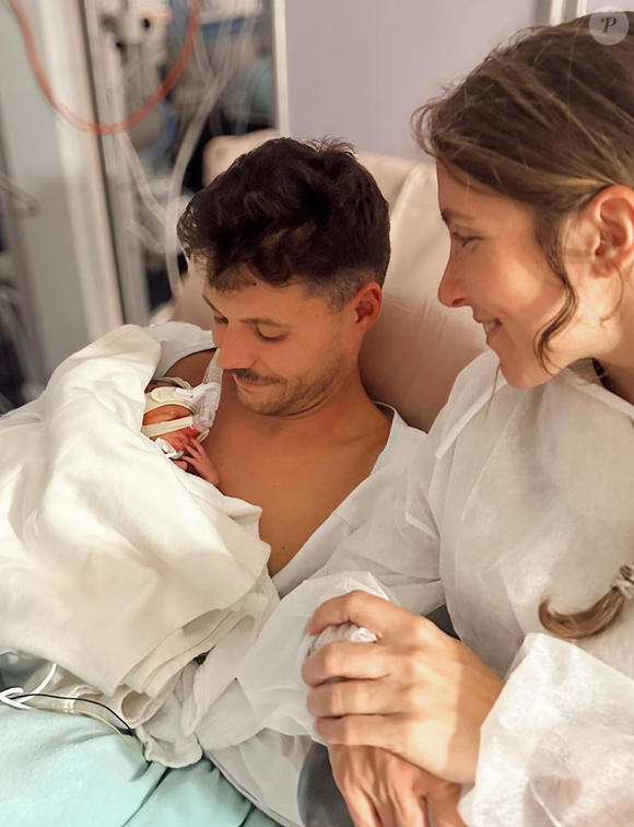 Un bébé de moins d'un kilo né très en avance… Une aventurière de Koh-Lanta  maman pour la troisième fois : "Elle ne bougeait plus vraiment" : Le  diaporama - Purepeople