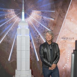 Jon Bon Jovi illumine l'Empire State Building à New York City, New York, Etats-Unis, le 15 septembre 2023. ©  © Ron Adar/TheNEWS2/ZUMA Press/Bestimage