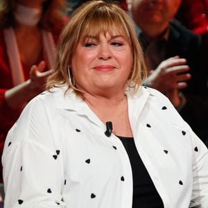 Installée au cœur de la forêt de l'Argonne, cette propriété constitue un véritable havre de paix pour toute la famille.

Michèle Bernier émue lors de l'enregistrement de l'émission "Famille je vous aime" présentée par M. Drucker et qui sera diffusée le 13 juin 2025 sur France 3, aux Studios rive gauche à Paris, France, le 14 avril 2025.

© Clovis-Gaffiot/Bestimage