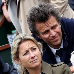 Anne-Sophie Lapix et son mari Arthur Sadoun - People dans les tribunes des internationaux de France de Roland Garros à Paris le 3 juin 2016. © Dominique Jacovides / Bestimage
