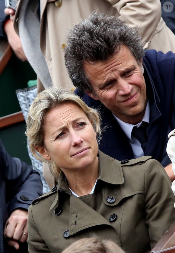Anne-Sophie Lapix et son mari Arthur Sadoun - People dans les tribunes des internationaux de France de Roland Garros à Paris le 3 juin 2016. © Dominique Jacovides / Bestimage