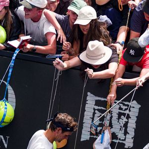 Baptisé “Le Rêve”, son appartement de 550 m² comprend plusieurs salons, une cuisine ultra-équipée, une salle à manger et cinq suites luxueuses.

Roger Federer lors de la première journée de l'Open d'Australie 2026 à Melbourne Park le 18 janvier 2026 à Melbourne, Australie. © PsnewZ/Bestimage