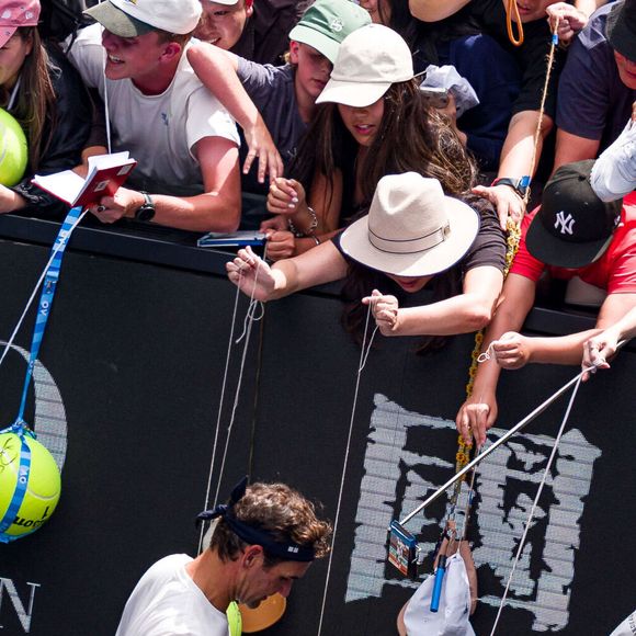 Baptisé “Le Rêve”, son appartement de 550 m² comprend plusieurs salons, une cuisine ultra-équipée, une salle à manger et cinq suites luxueuses.

Roger Federer lors de la première journée de l'Open d'Australie 2026 à Melbourne Park le 18 janvier 2026 à Melbourne, Australie. © PsnewZ/Bestimage
