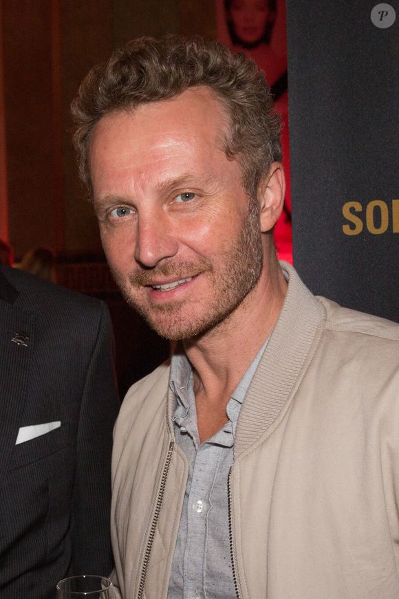 Le chanteur Sinclair à la soirée spéciale dégustation Champagne COMTE DELAVIE 'Toast for the planet' au Prince De Galles Hotel le 5 octobre 2017 à Paris, France. Photo by Nasser Berzane/ABACAPRESS.COM