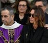La cérémonie a réuni de nombreuses personnalités autour de la famille de l’actrice, dont Laura Smet. 

Laura Smet et des proches assistent aux funérailles de l'actrice française Nathalie Baye à l'église Saint-Sulpice, à Paris, France, le 24 avril 2026. © Lionel Urman/Abacapress.com