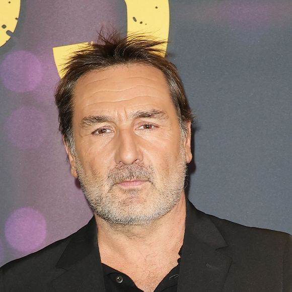 Gilles Lellouche n'a pas aimé la longue improvisation de Raphaël Quenard sur le tournage du film "L'amour ouf".

Gilles Lellouche - Avant-première du film "Le Crime du 3e étage" au cinéma Pathé Wepler à Paris le 9 mars 2026. © Coadic Guirec/Bestimage