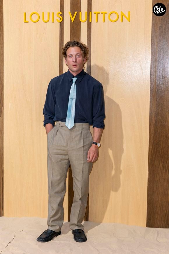 Jeremy Allen White était aussi de la partie 

Jeremy Allen White - Photocall du défilé de mode Louis Vuitton Prêt à Porter Collection Homme Printemps/Été 2027 lors de la Fashion Week de Paris le 23 juin 2026.

© Olivier Borde / Bestimage