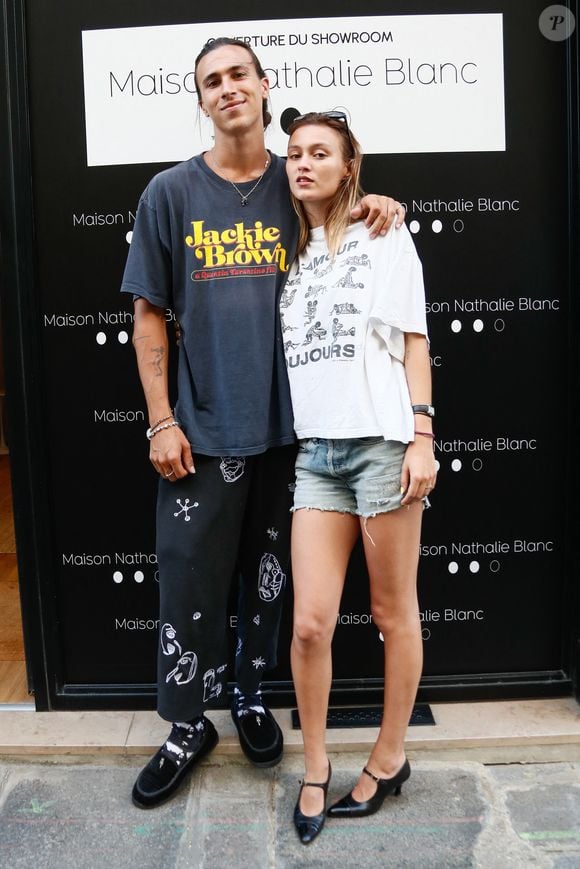 La soeur de Raphaël  s’est déjà produite dans plusieurs clubs et festivals, en France et à l’étranger.

Exclusif - Raphaël le Friant (fils de Bob Sinclar) et sa soeur Paloma - Inauguration du showroom de Nathalie Blanc à Paris, France, le, 19 juin 2025. © Christophe Clovis / Bestimage