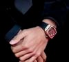 Le capitaine de l'équipe de France a notamment révélé posséder l'intégralité des modèles d'une prestigieuse marque dont il est l'ambassadeur.

Kylian Mbappe et sa Montre Hublot - Photocall de la cérémonie du Ballon d'Or 2021 au Théâtre du Châtelet à Paris. Le 29 novembre 2021.
© Jean-Baptiste Autissier / Panoramic / Bestimage