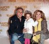 Sur Instagram, elle a partagé sa routine sportive à domicile.

Lara Fabian et Gerad Pullicino à la première du film "Blanche Neige" avec Lou à Paris le 1er avril 2012 PIX4U / BESTIMAGE