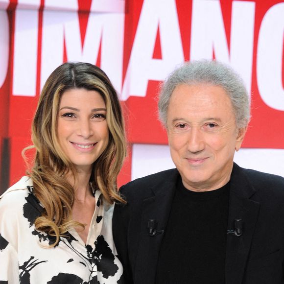 Chloé Nabédian et Michel Drucker - Enregistrement de l'émission Vivement dimanche au studio Gabriel, présentée par M.Drucker, et diffusée sur France 3 le 1er janvier 2023. © Guillaume Gaffiot / Bestimage
