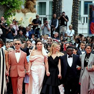 Le jury a décerné différents prix aux acteurs et cinéastes

Le jury : Hong Sangsoo, Halle Berry, Jeremy Strong, Juliette Binoche, Alba Rohrwacher, Dieudo Hamadi, Payal Kapadia, Leïla Slimani, Carlos Reygadas - Montée des marches du film « Partir un jour » pour la cérémonie d’ouverture du 78ème Festival International du Film de Cannes, au Palais des Festivals à Cannes. Le 13 mai 2025
© Jacovides-Moreau / Bestimage