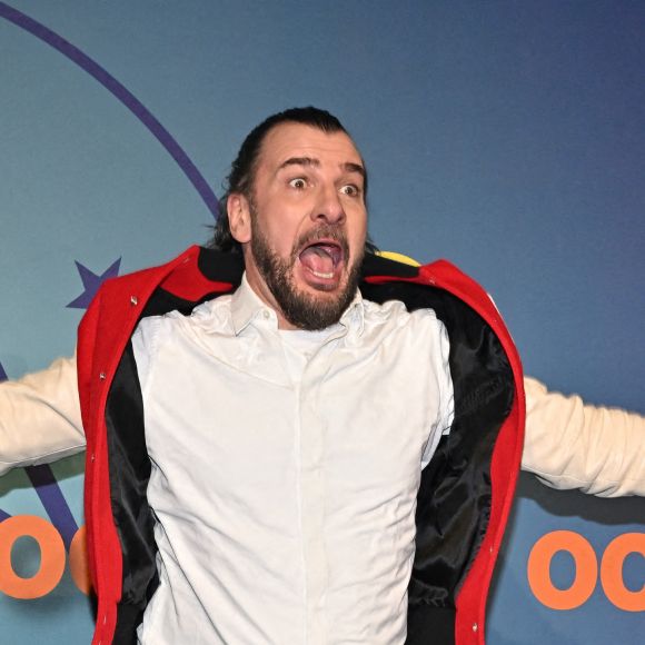 À l'époque, il présentait les informations et tout se passait parfaitement bien jusqu'à ce que le directeur d'antenne ne le fasse venir dans son bureau. 

Michael Youn à la projection de "BDE" au festival de l'Alpe d'Huez, le 20 janvier 2023. @Julien Reynaud/APS-Medias/ABACAPRESS.COM