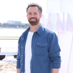 Emmanuel Moire - Photocall de "Demain nous appartient" lors du 7ème festival international Canneséries à Cannes, le 6 avril 2024.
© Denis Guignebourg / Bestimage