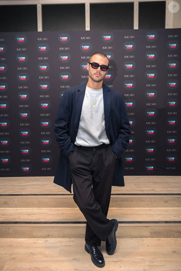 Selon lui, un danseur est payé entre 15 000 et 20 000 euros par saison, quel que soit son parcours.

Anthony Colette au photocall de l'inauguration officielle du labo immersif TOI à l'hôtel Marriott à Paris le 17 septembre 2025.

© Florian Lavielle / Bestimage