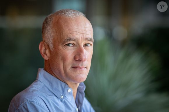 Pourtant, il ne parle "pratiquement jamais" de son travail avec sa famille

Gilles Bouleau au Village pour la finale masculine lors des Internationaux de France 2025 à Roland Garros le 08 juin 2025 à Paris, France. Photo by Nasser Berzane/ABACAPRESS.COM