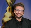 En interview, l'humoriste a justement balayé d'un revers de la main certains idées reçues qui pourraient circuler à son sujet, notamment autour de l'endroit où il vit.

Jean-Philippe Janssens (Jeanfi) -  Première cérémonie des "Auguste de l'humour"  récompensant les spectacles de stand up comedy et les performances humoristiques, à la salle "Nouveau Siècle" à Lille, dans le nord de la France, le 3 février 2025. © Stéphane Vansteenkiste/Bestimage