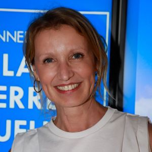 Alexandra Lamy lors de la première du film "Compostelle" au cinéma Le Grand Palace aux Sables-d'Olonne le 19 mars 2026.

© Noël Carrier / Bestimage