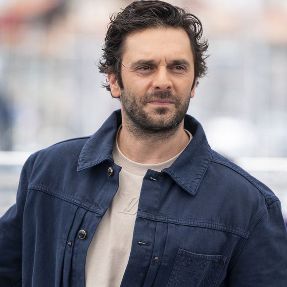 Pio Marmaï au photocall de Le Roi Soleil lors du 78ème Festival International du Film de Cannes, au Palais des Festivals à Cannes, France, le 18 mai 2025. © Jacovides-Moreau/Bestimage