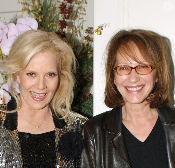 "Nathalie Baye" et "Sylvie Vartan" exclusif "Michel Drucker" a rendu visite à "Sylvie Vartan" lors d'un de ses spectacles au Palais des Congrès à Paris COADIC GUIREC / BESTIMAGE