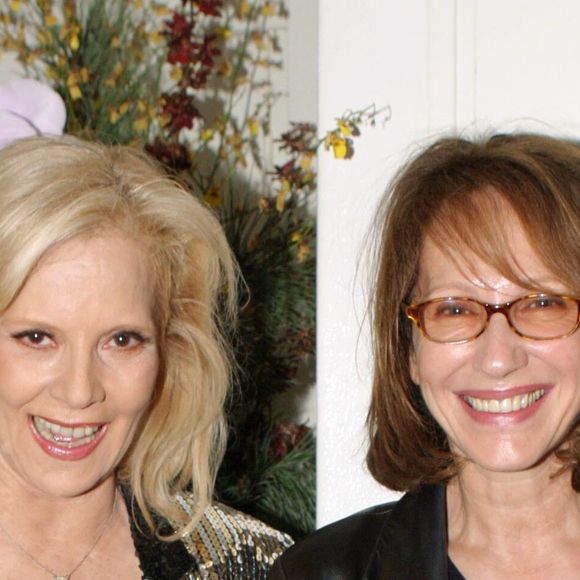 "Nathalie Baye" et "Sylvie Vartan" exclusif "Michel Drucker" a rendu visite à "Sylvie Vartan" lors d'un de ses spectacles au Palais des Congrès à Paris COADIC GUIREC / BESTIMAGE